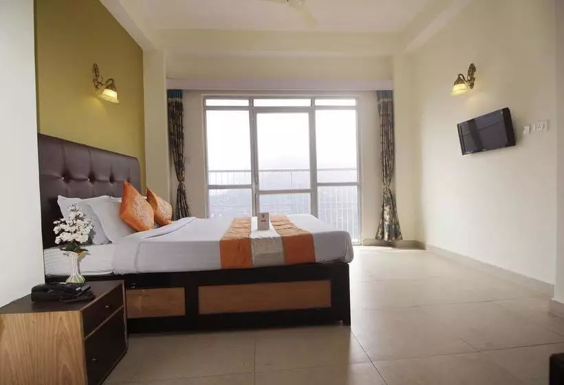 ホテル Oyo Rooms Near Deorali Bus Stand