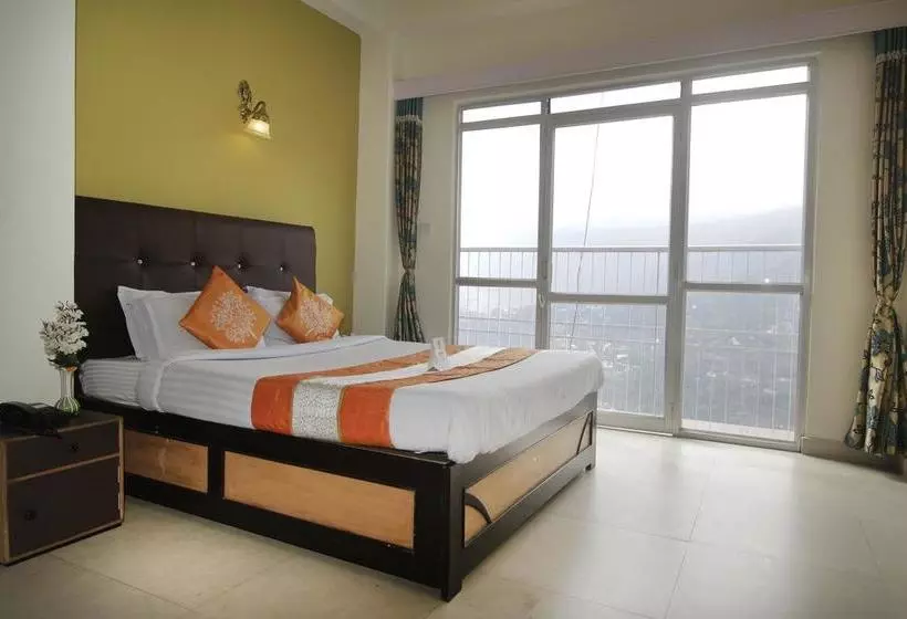 ホテル Oyo Rooms Near Deorali Bus Stand