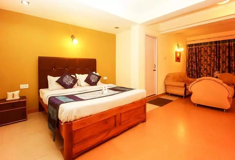 ホテル Oyo Rooms Near Deorali Bus Stand