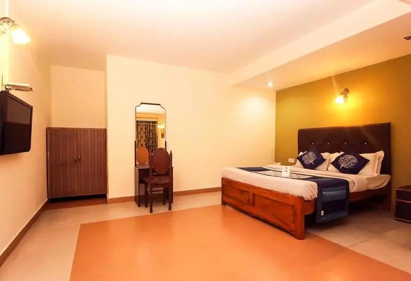 ホテル Oyo Rooms Near Deorali Bus Stand