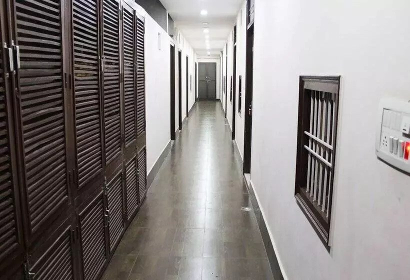 ホテル Oyo Rooms Near Mansarovar Garden