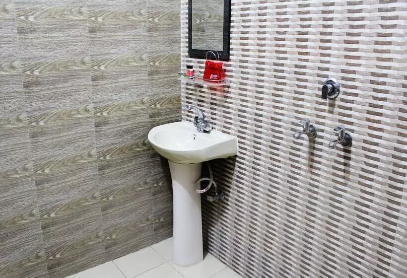 ホテル Oyo Rooms Near Mansarovar Garden