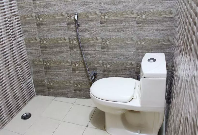 ホテル Oyo Rooms Near Mansarovar Garden