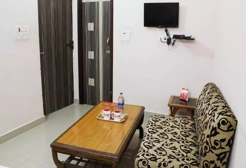 ホテル Oyo Rooms Near Mansarovar Garden