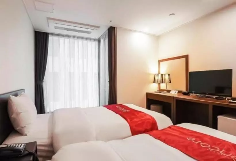 ホテル Ramada Encore By Wyndham Pyeongtaek