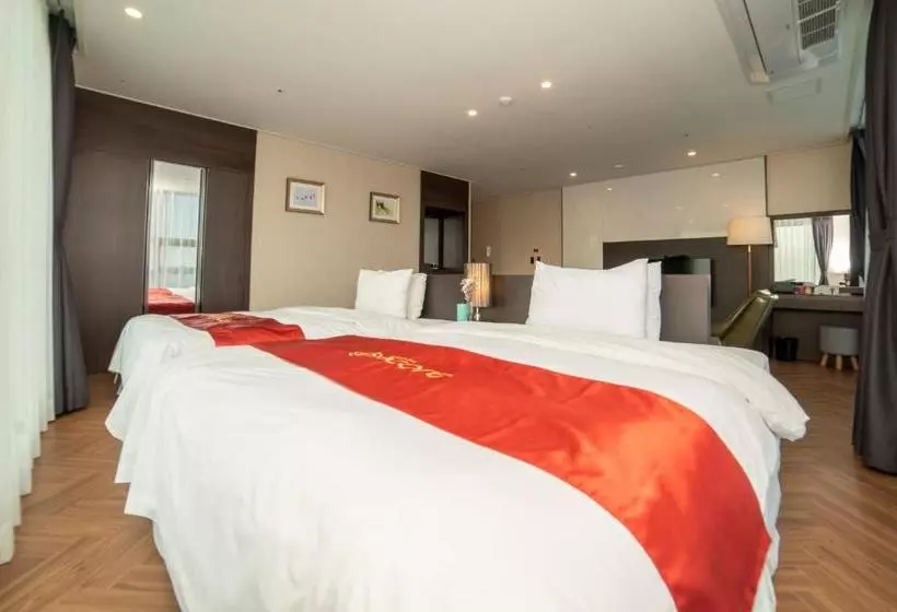 ホテル Ramada Encore By Wyndham Pyeongtaek
