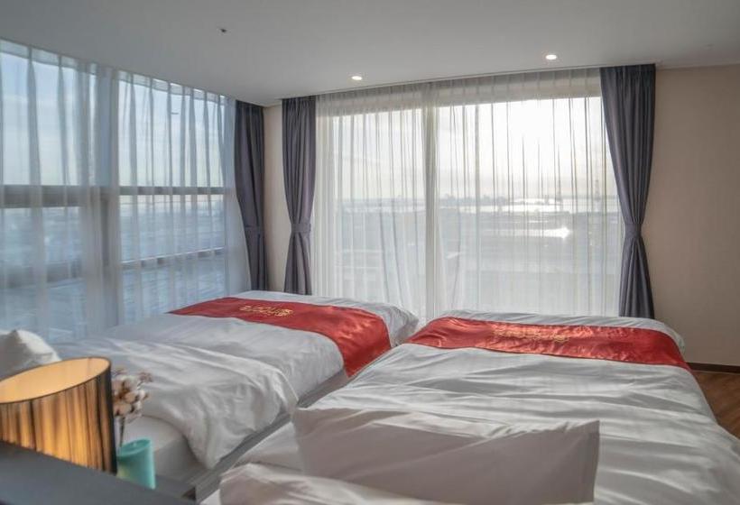 Hotel Ramada Encore By Wyndham Pyeongtaek