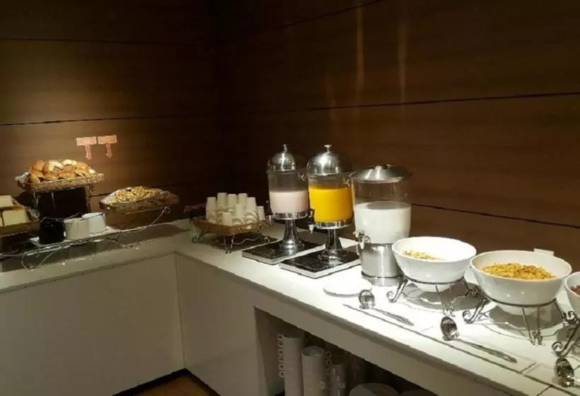 ホテル Ramada Encore By Wyndham Pyeongtaek
