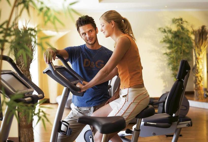 ホテル Alpine Luxury Spa Resort Schwarzenstein