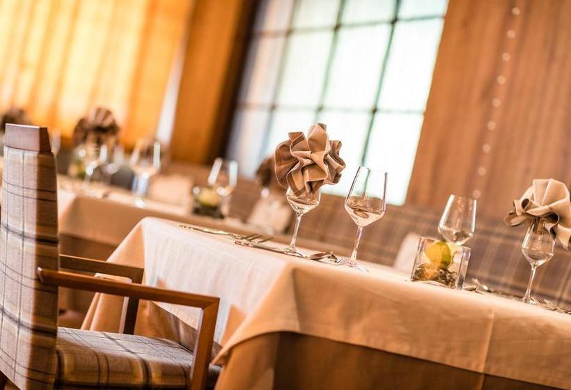 ホテル Alpine Luxury Spa Resort Schwarzenstein