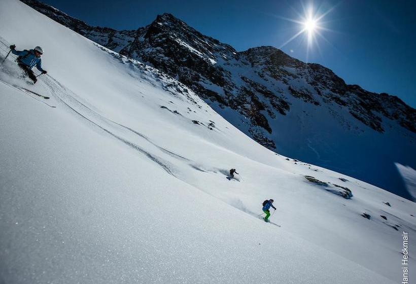 ホテル Alpine Luxury Spa Resort Schwarzenstein