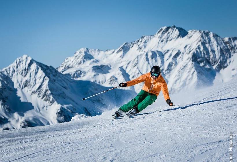 ホテル Alpine Luxury Spa Resort Schwarzenstein