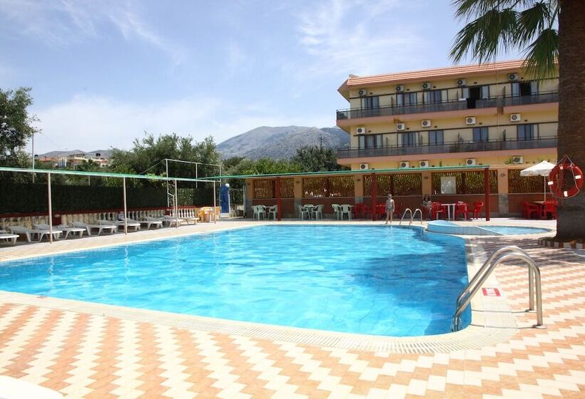 هتل Triton Garden