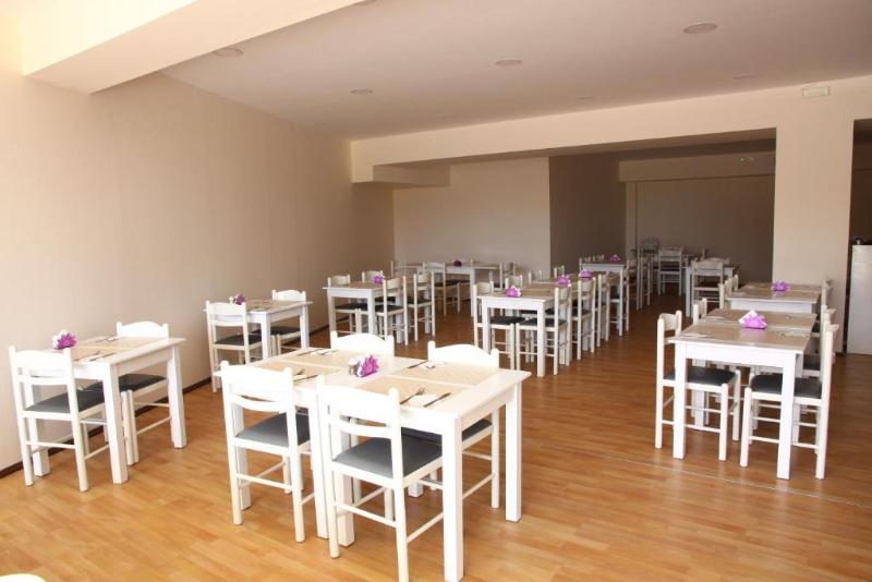 هتل Triton Garden