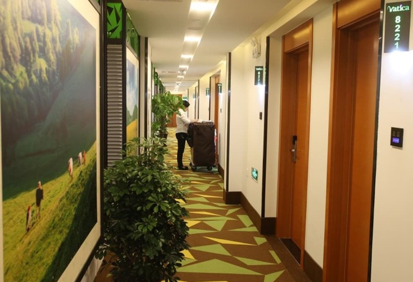 Отель Vatica Zaozhuang Tengzhou Railway Station