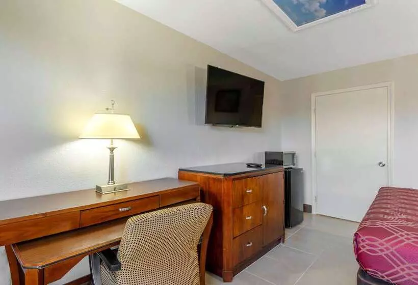 モーテル Econo Lodge