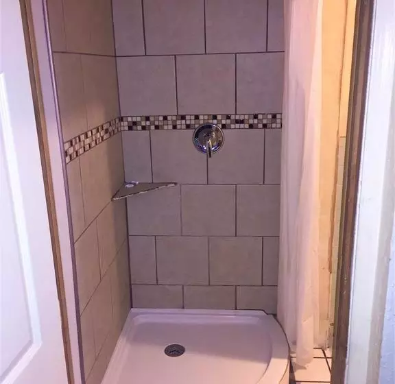 مُتل Economy Inn Lawton