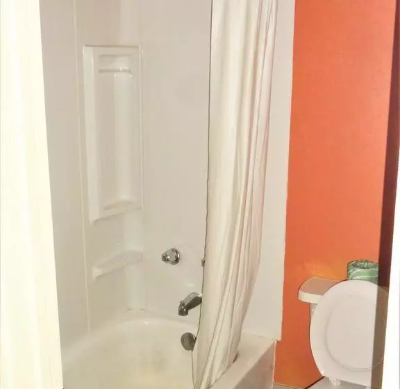 مُتل Economy Inn Lawton