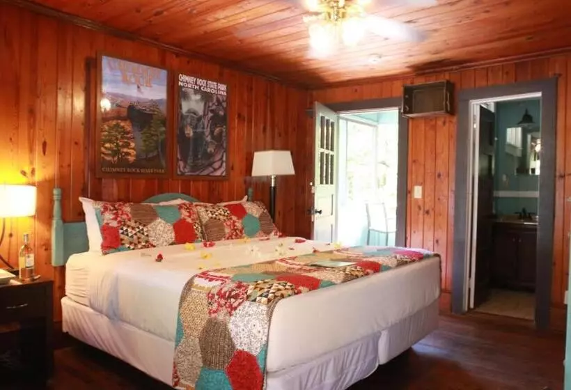 モーテル The Riverside Lodge At Chimney Rock