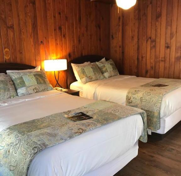 モーテル The Riverside Lodge At Chimney Rock