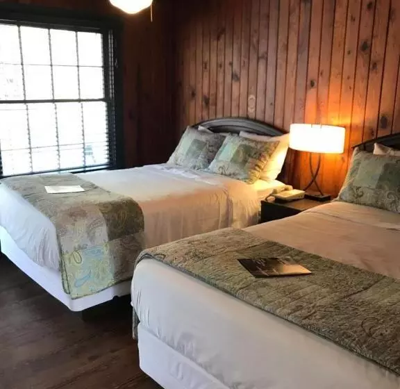 モーテル The Riverside Lodge At Chimney Rock
