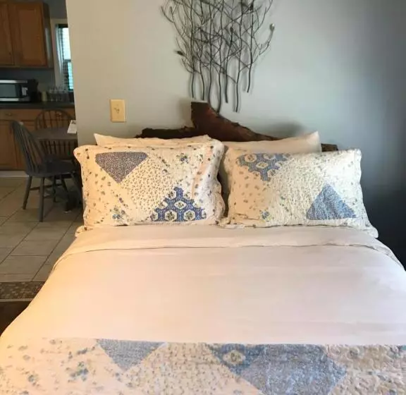 モーテル The Riverside Lodge At Chimney Rock