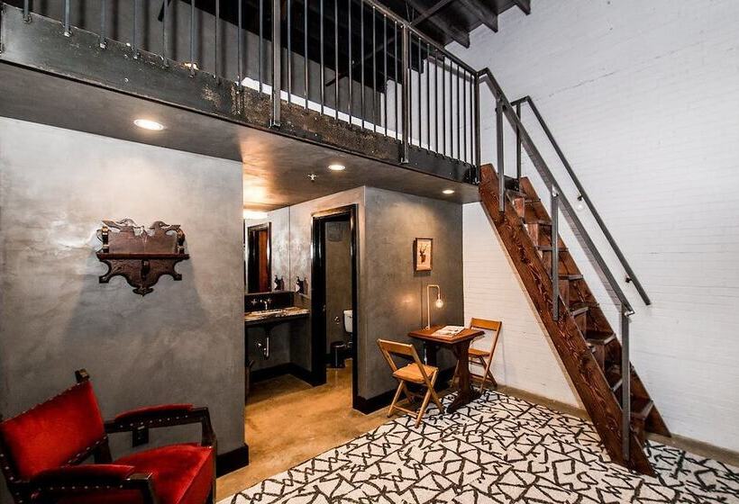 Native Hostel Austin