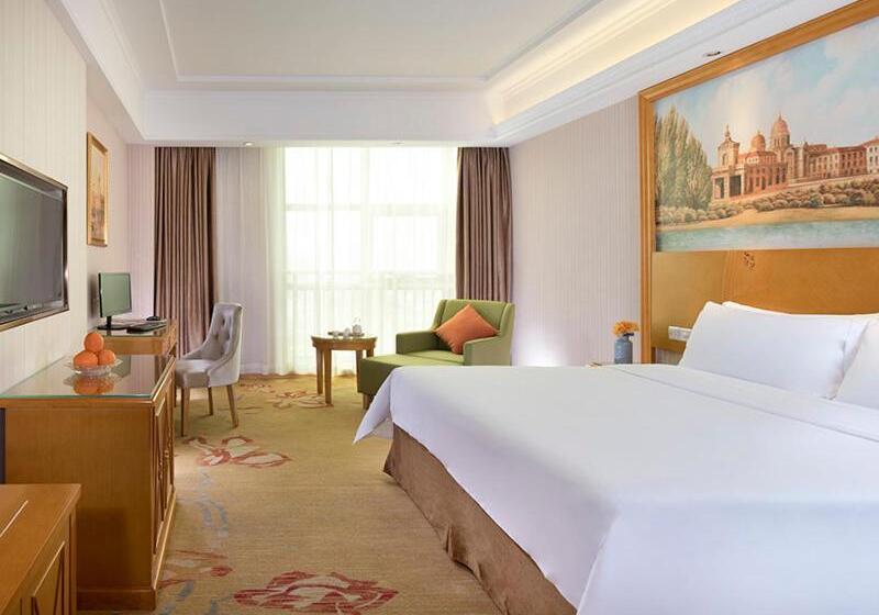 Vienna Hotel Hainan Oriental Avenue