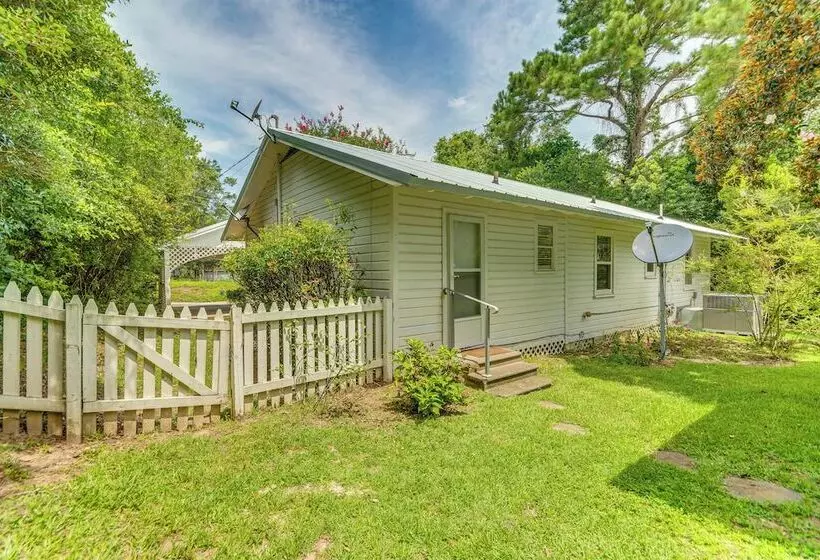 Charming Fairhope Home ~ 2 Mi To North Beach Park!