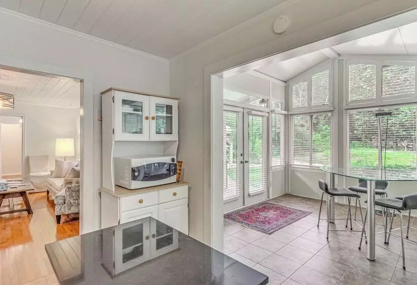 Charming Fairhope Home ~ 2 Mi To North Beach Park!