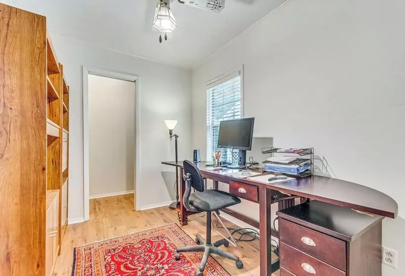 Charming Fairhope Home ~ 2 Mi To North Beach Park!