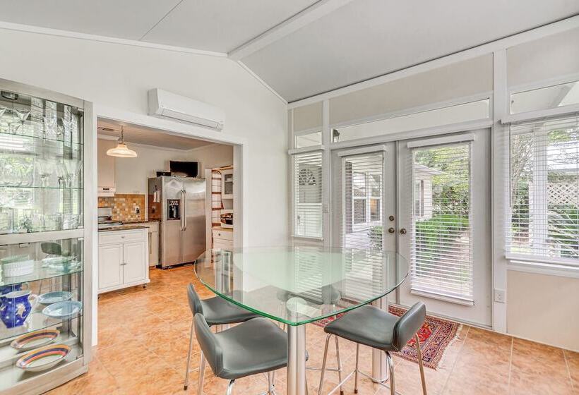 Charming Fairhope Home ~ 2 Mi To North Beach Park!