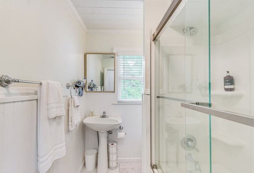 Charming Fairhope Home ~ 2 Mi To North Beach Park!