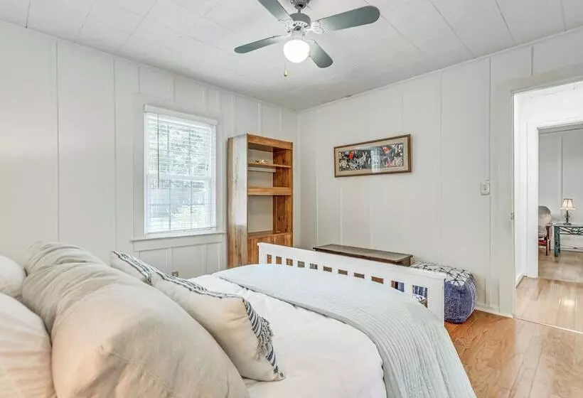 Charming Fairhope Home ~ 2 Mi To North Beach Park!