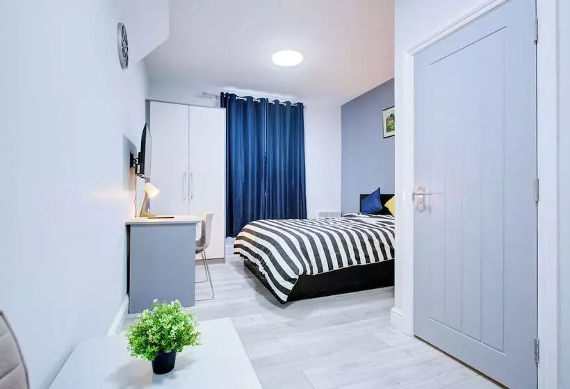 ホテル Oyo Trendy Apartments London