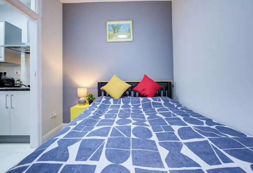 ホテル Oyo Trendy Apartments London