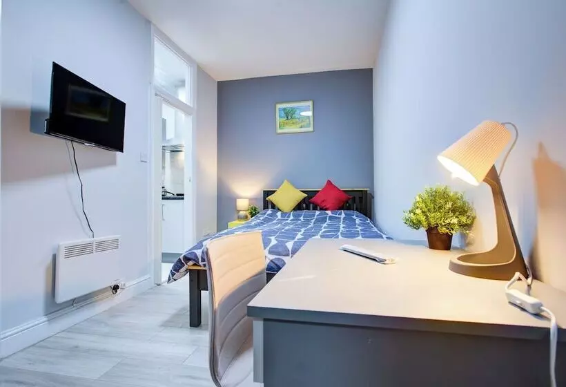 ホテル Oyo Trendy Apartments London