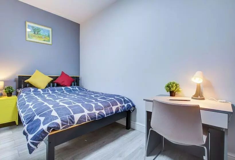 ホテル Oyo Trendy Apartments London