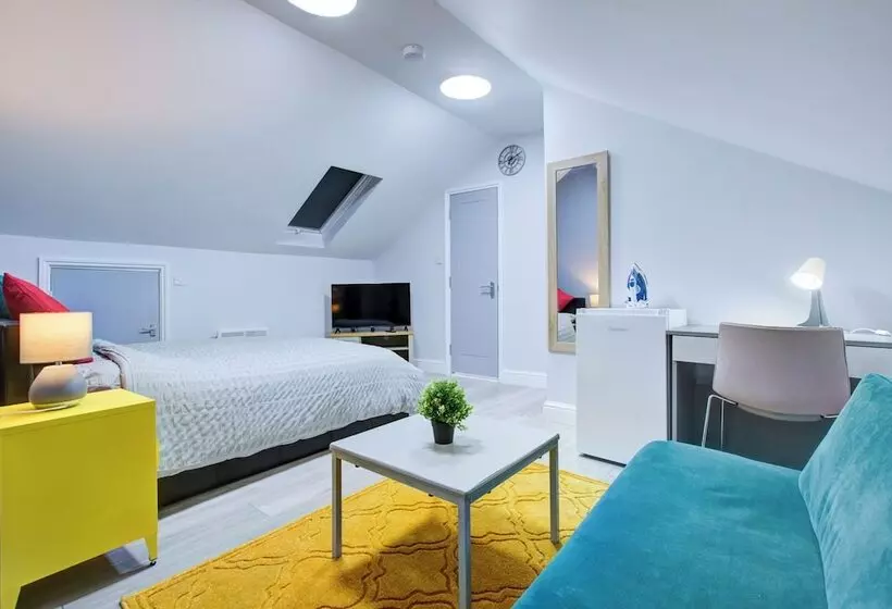 ホテル Oyo Trendy Apartments London
