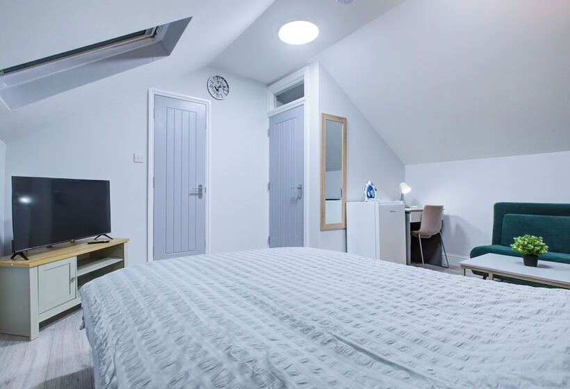 فندق Oyo Trendy Apartments London