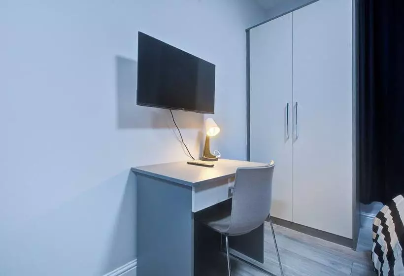 ホテル Oyo Trendy Apartments London