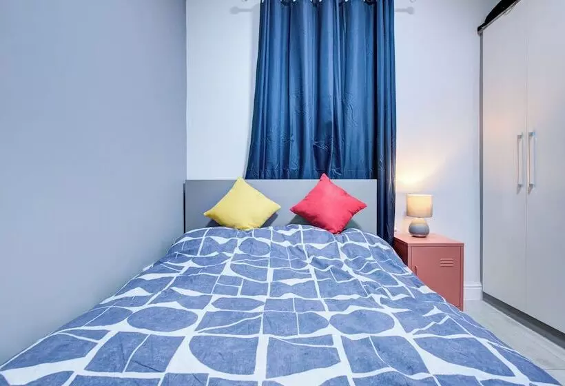 ホテル Oyo Trendy Apartments London