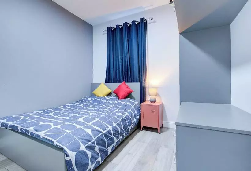 ホテル Oyo Trendy Apartments London