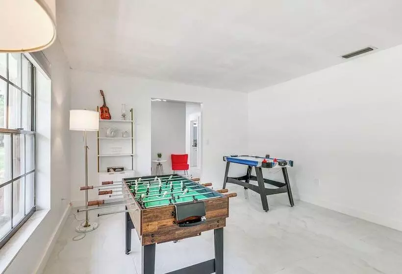 Modern Wimauma Family Home W/ Private Pool & Yard!