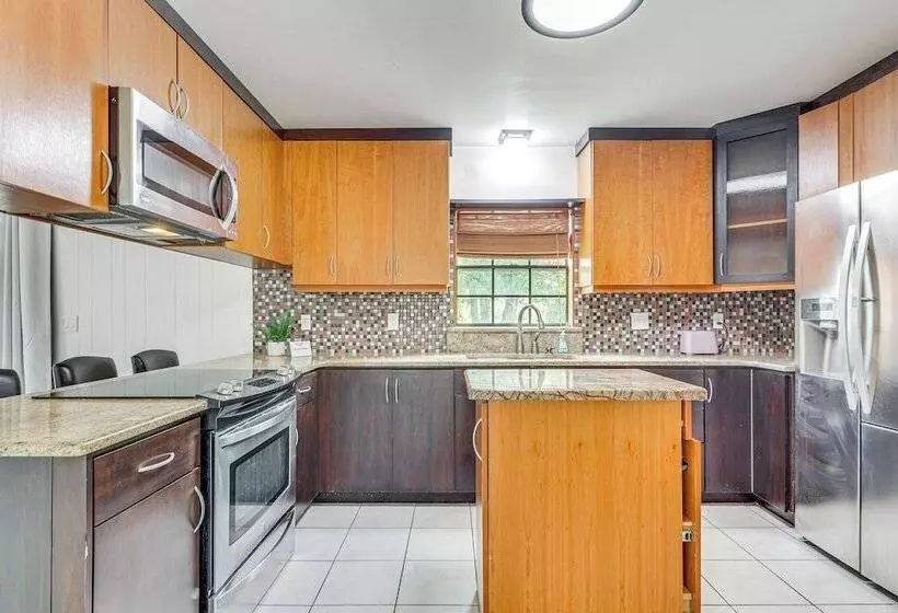 Modern Wimauma Family Home W/ Private Pool & Yard!