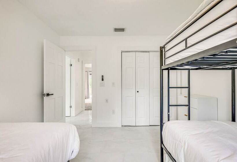 Modern Wimauma Family Home W/ Private Pool & Yard!