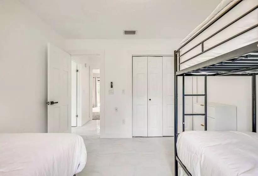 Modern Wimauma Family Home W/ Private Pool & Yard!