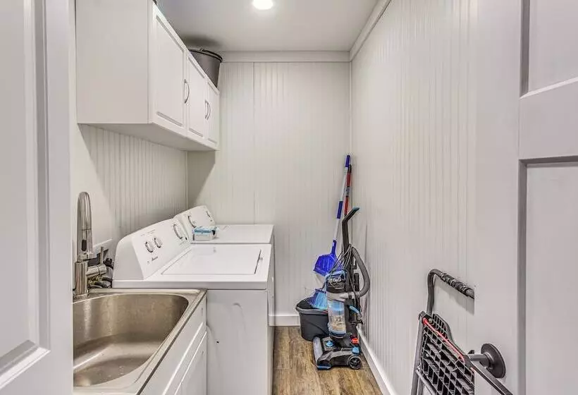 Ocean Isle Beach Home W/ Grill: 1 Mi To Beach!