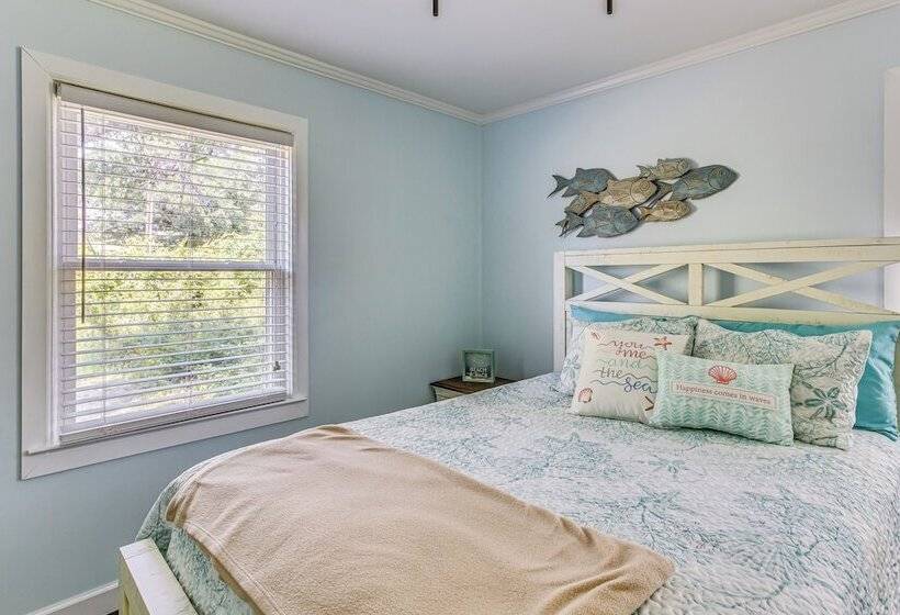 Ocean Isle Beach Home W/ Grill: 1 Mi To Beach!