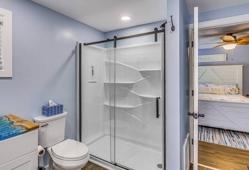 Ocean Isle Beach Home W/ Grill: 1 Mi To Beach!